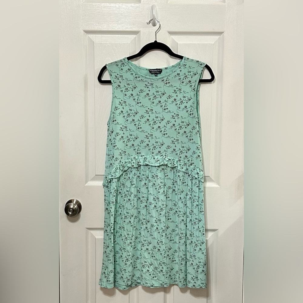 Casual dress with ruffle